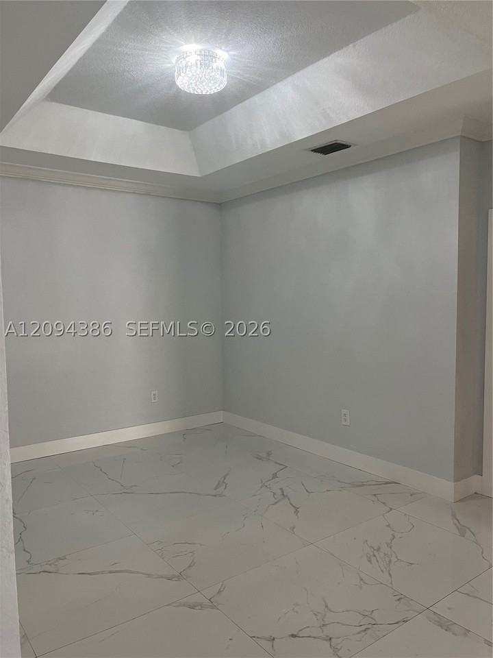 11202 Nw 73rd Ter - Photo 4 of 17