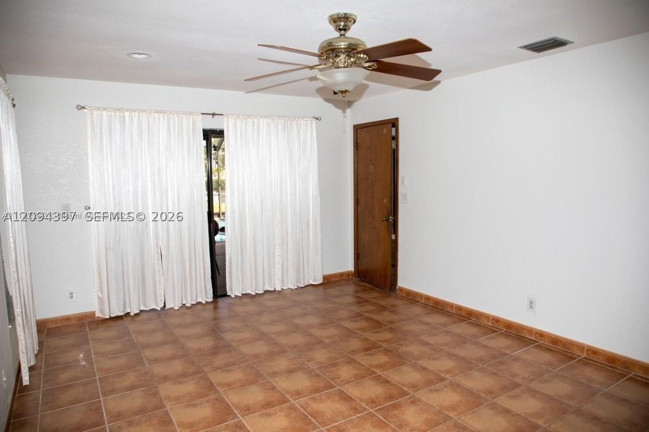 1060 Nw 110th Ln #1060 - Photo 4 of 13
