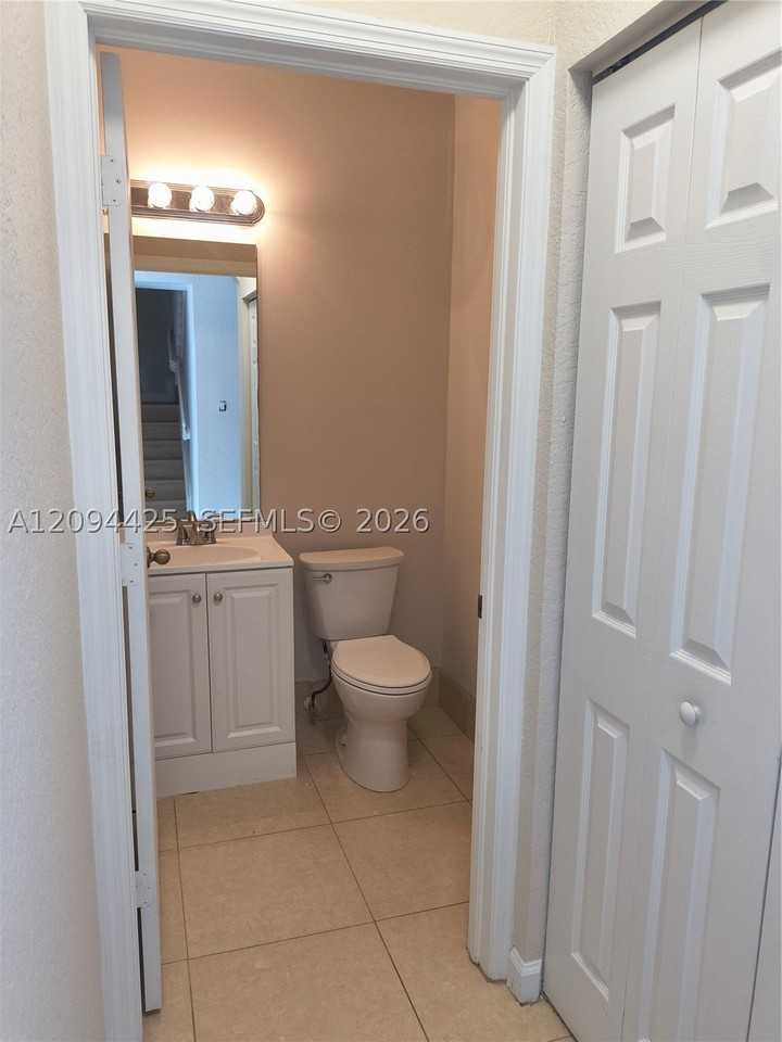 4146 Ne 26th St #4146 - Photo 7 of 16