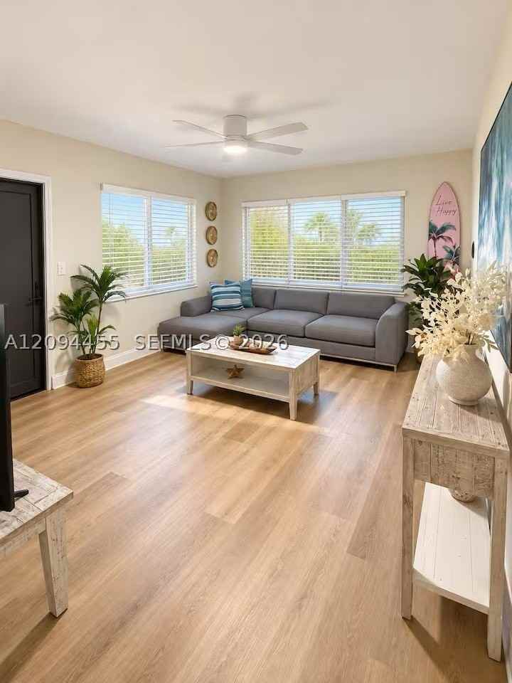 2634 Thomas St - Photo 2 of 13