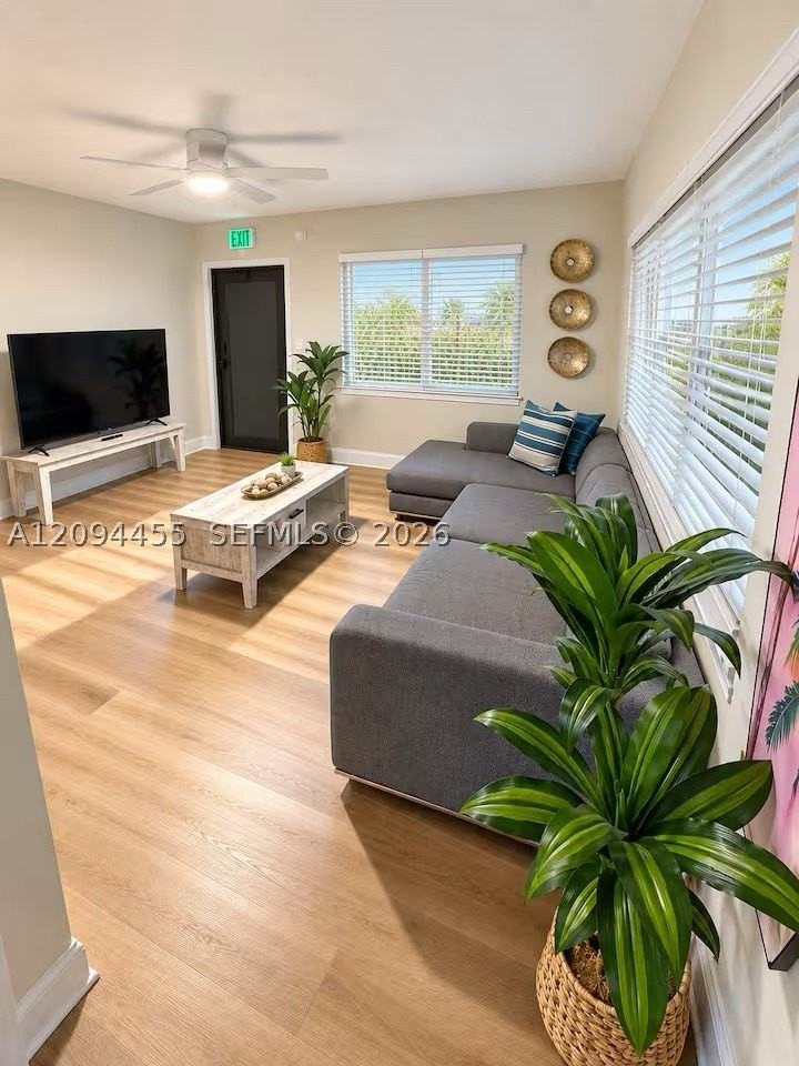 2634 Thomas St - Photo 3 of 13