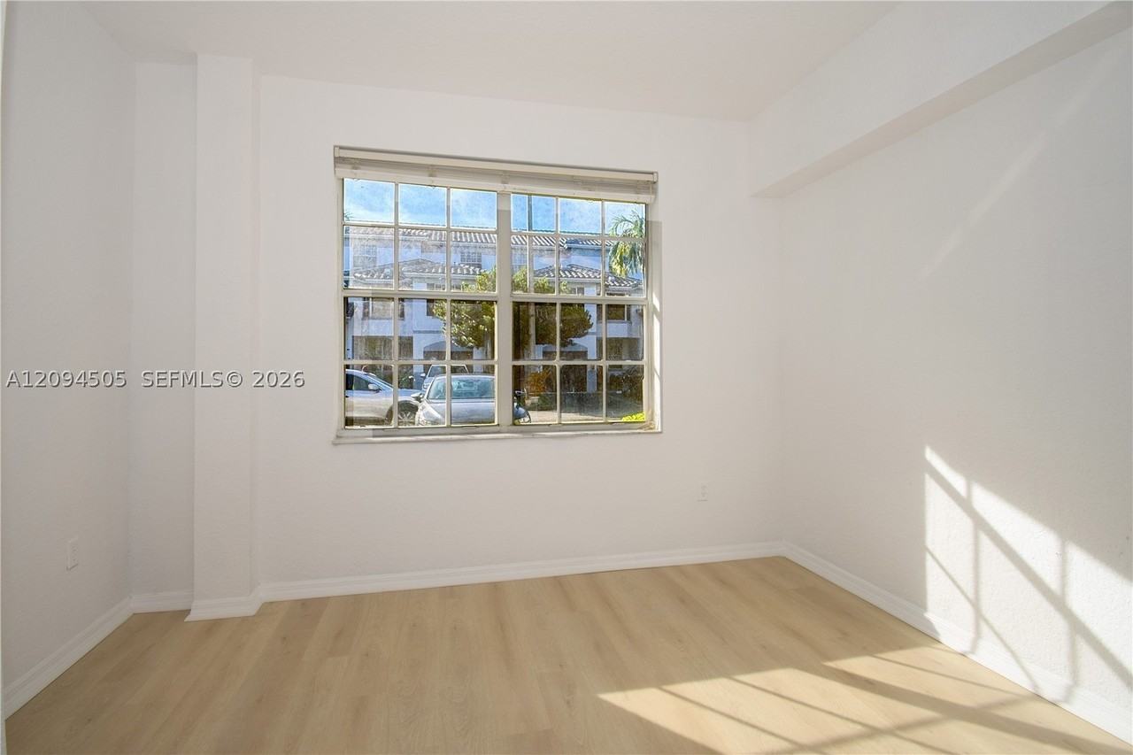 775 Sw 148th Ave #1605 - Photo 6 of 27