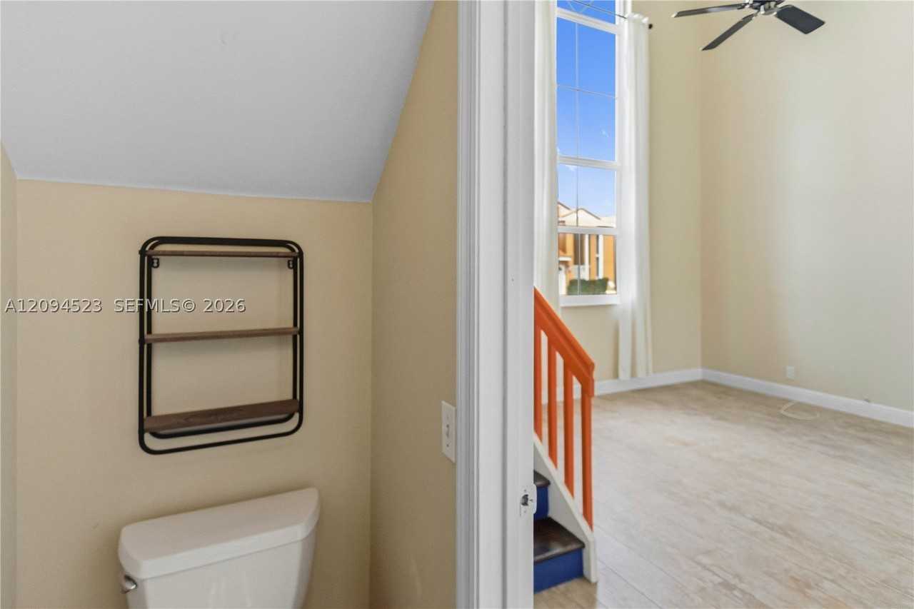 7504 Viscaya Cir - Photo 6 of 50