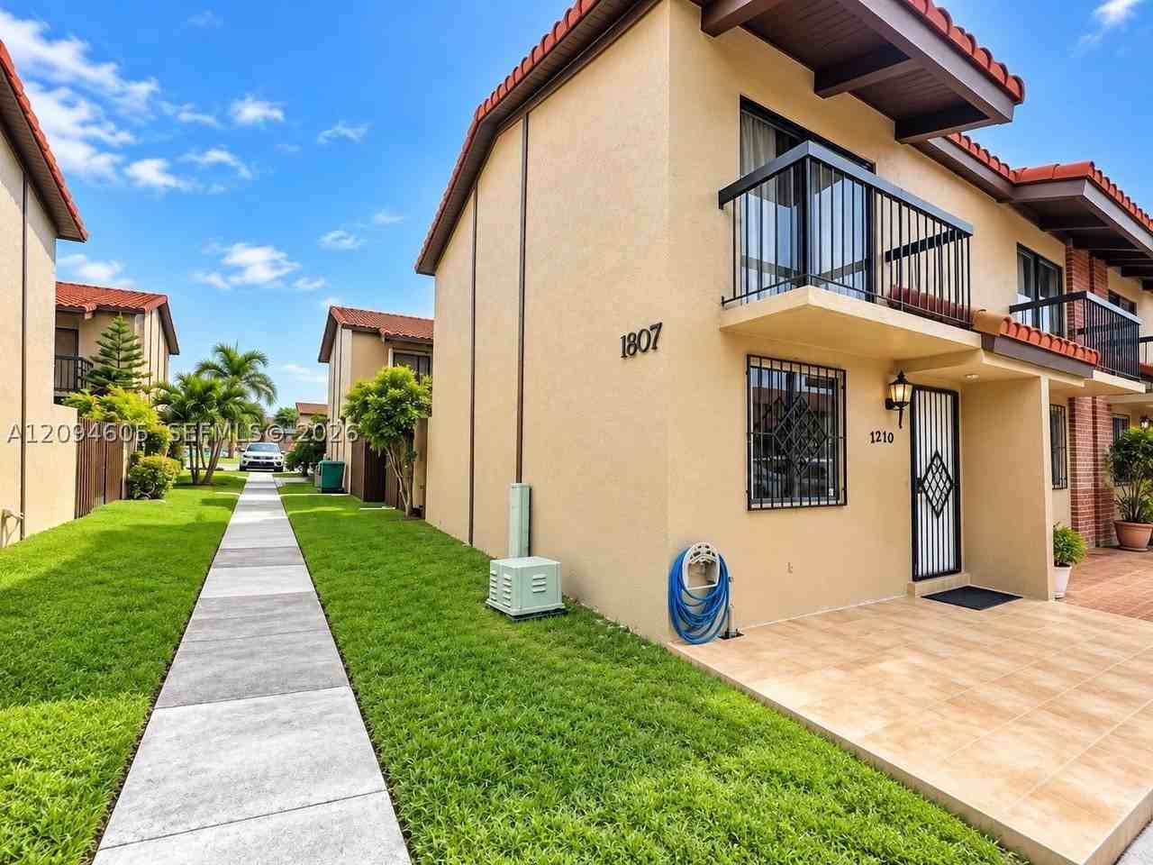 1807 Sw 107th Ave #2210 - Photo 5 of 15