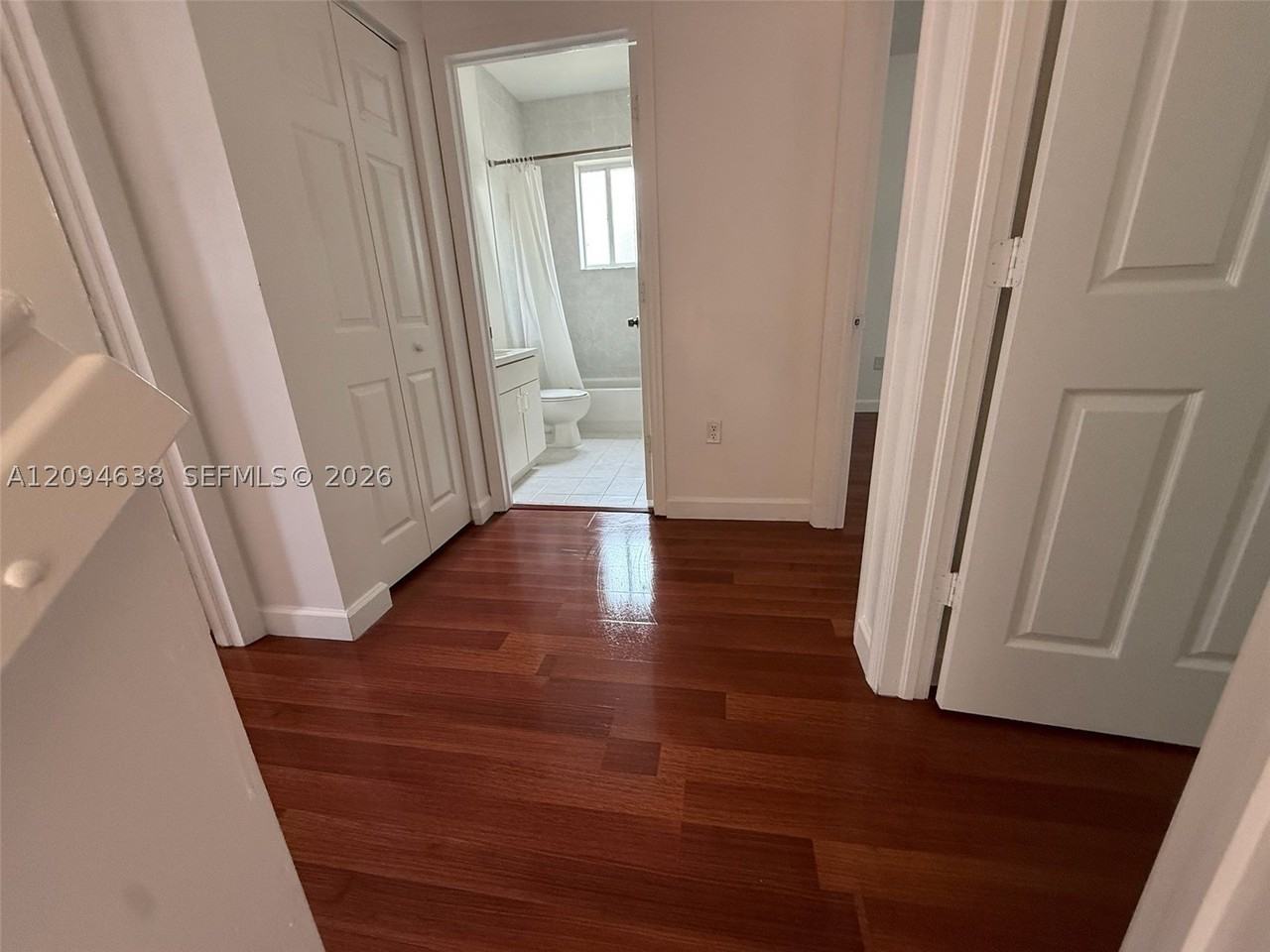 2537 Ne 41st Ter #2537 - Photo 4 of 7