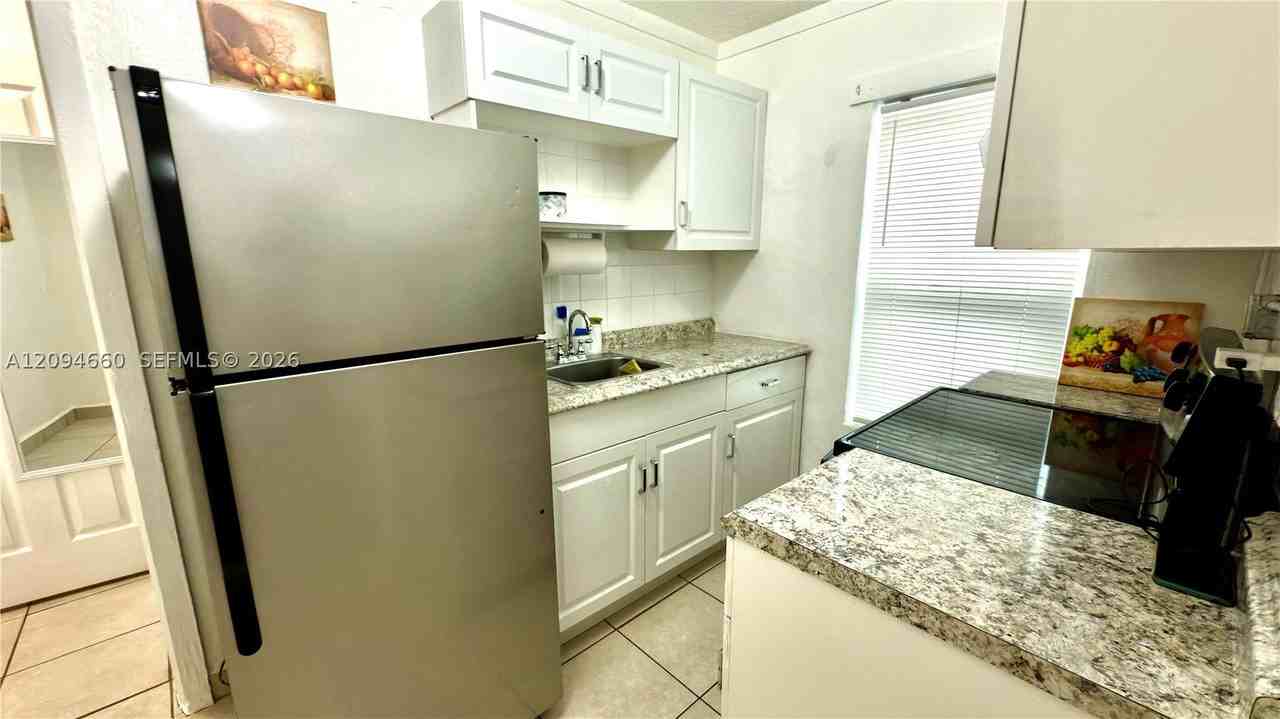 616 Sw 8th Ave #620 - Photo 3 of 8