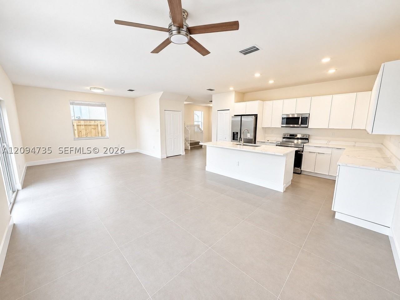 2518 Se 26th Ter #0 - Photo 4 of 23