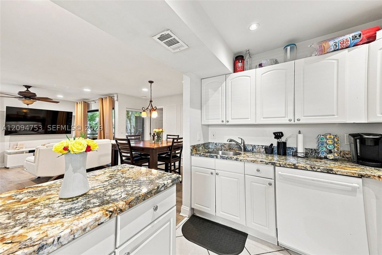 9858 Nw 3rd St #9858 - Photo 4 of 27