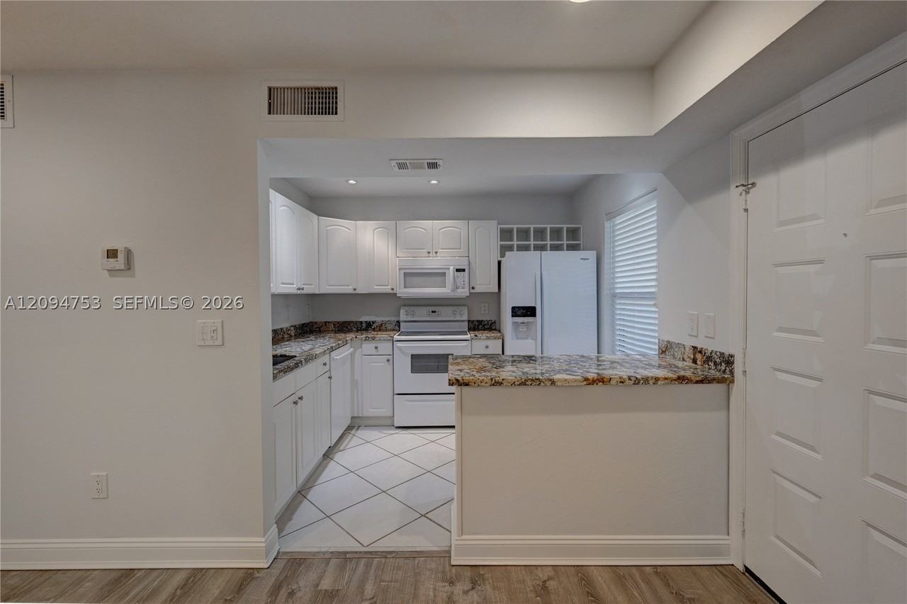 9858 Nw 3rd St #9858 - Photo 5 of 27