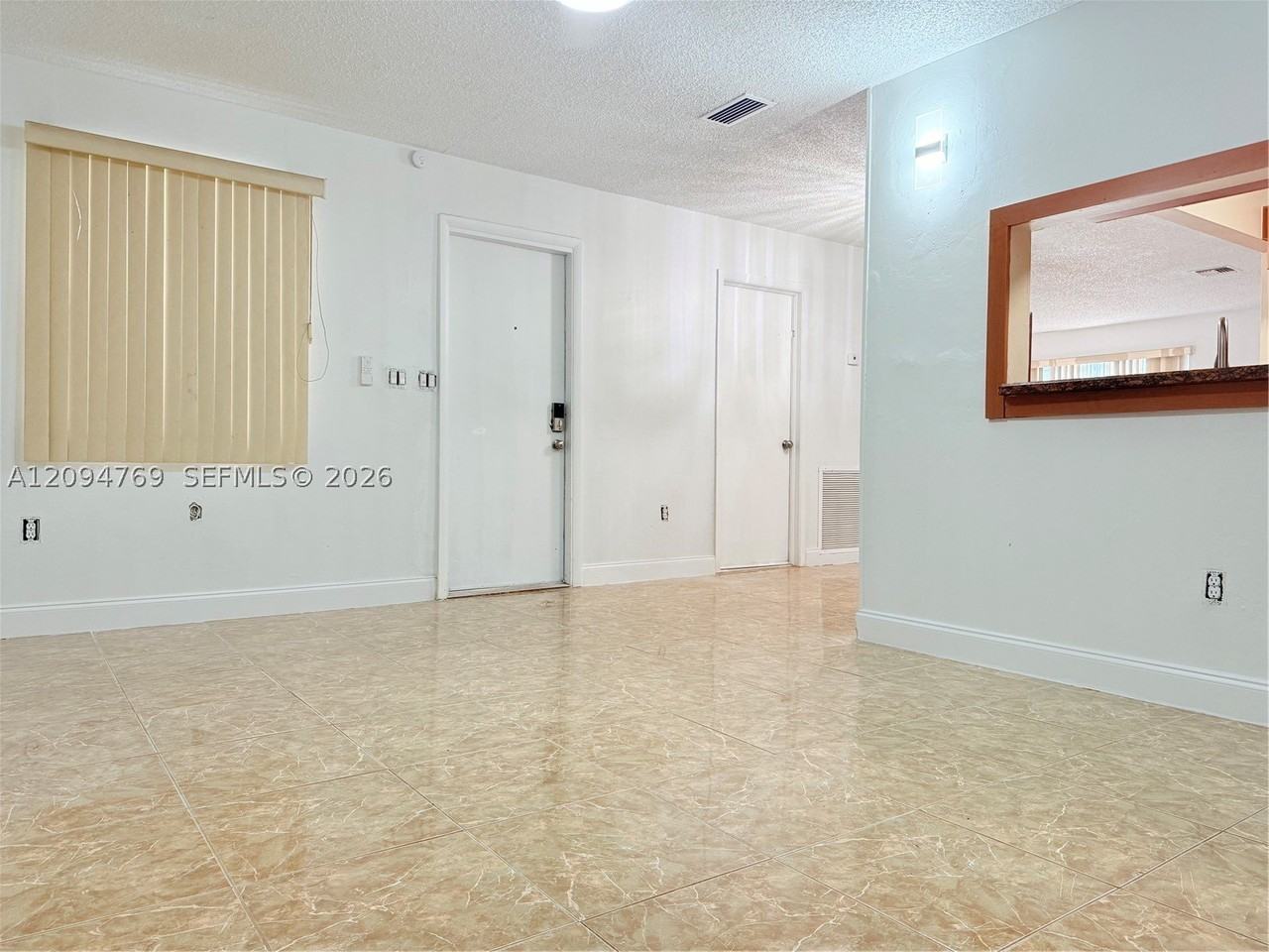 1130 Kasim St - Photo 4 of 29