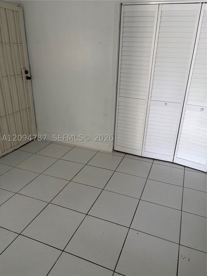 1172 Nw 100th Ter #1172 - Photo 6 of 12