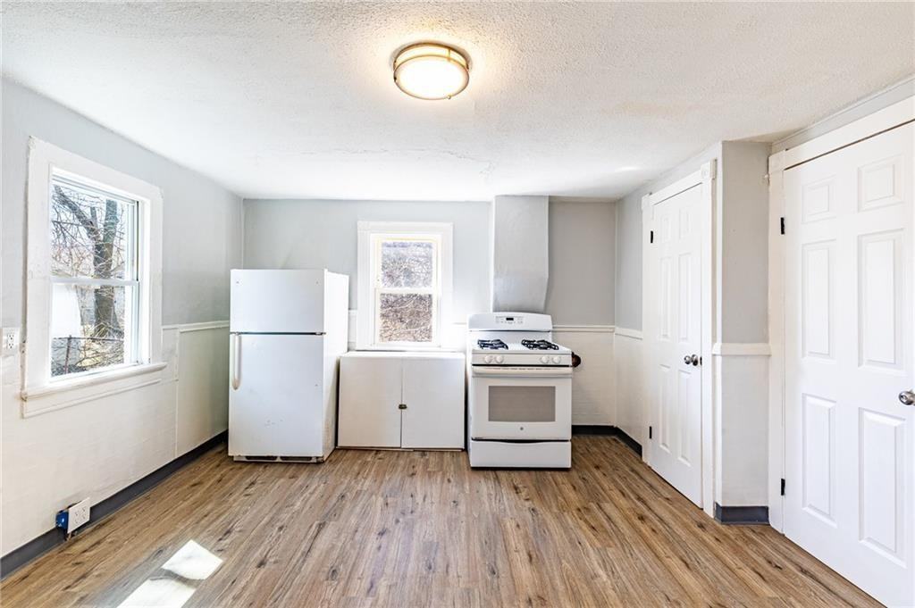 223 Orchard St #1 - Photo 5 of 9