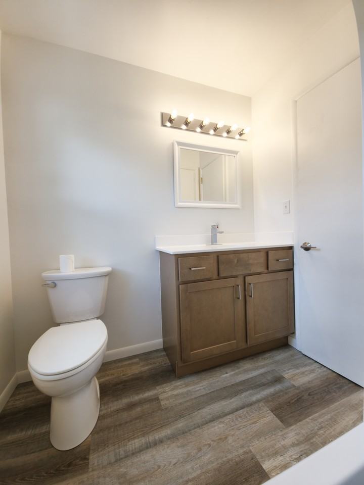 127 Lawrence St Ne #1 - Photo 3 of 9