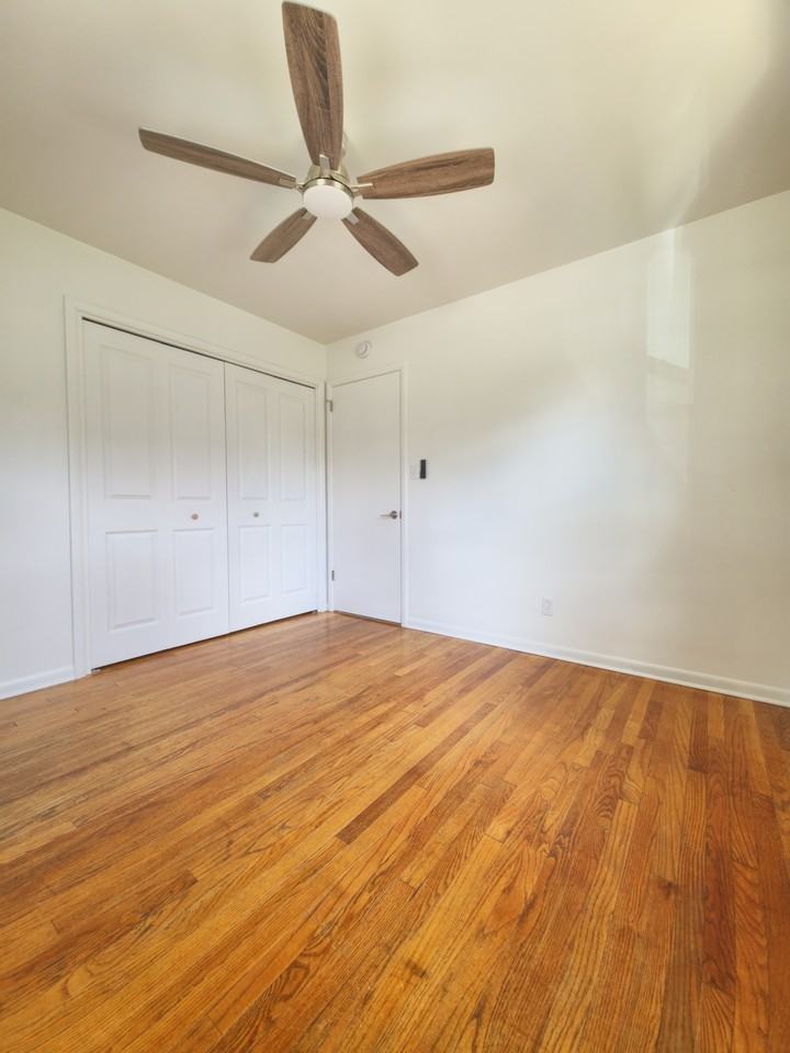 127 Lawrence St Ne #1 - Photo 7 of 9