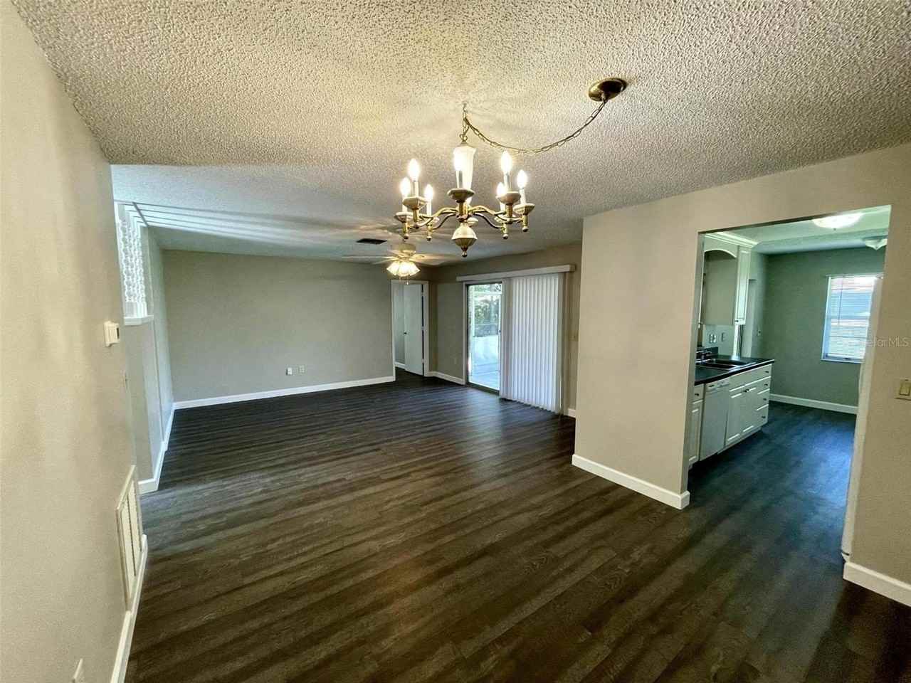 2622 Sweetland Ave - Photo 2 of 29