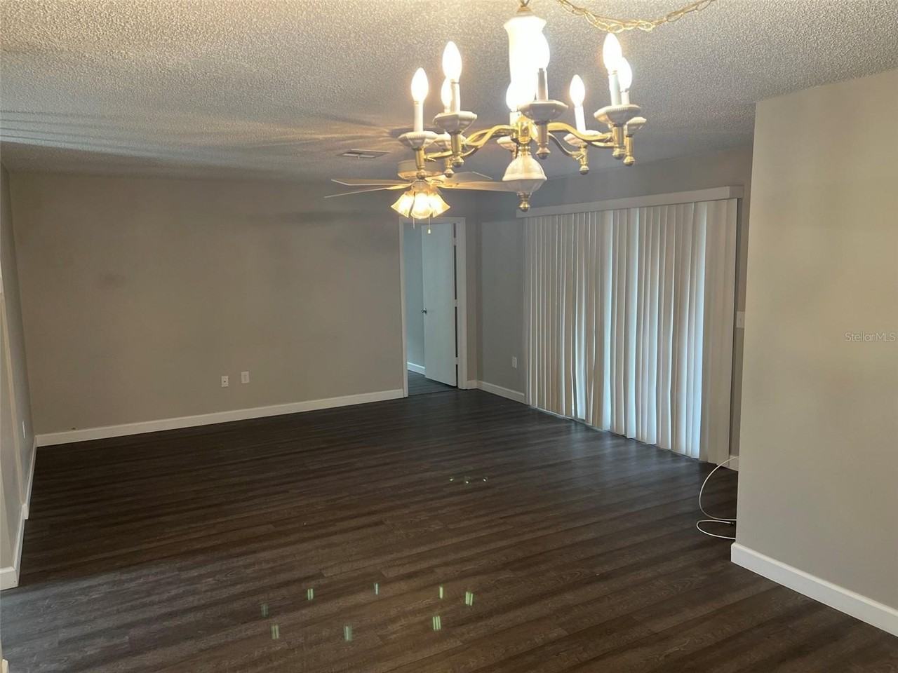 2622 Sweetland Ave - Photo 3 of 29
