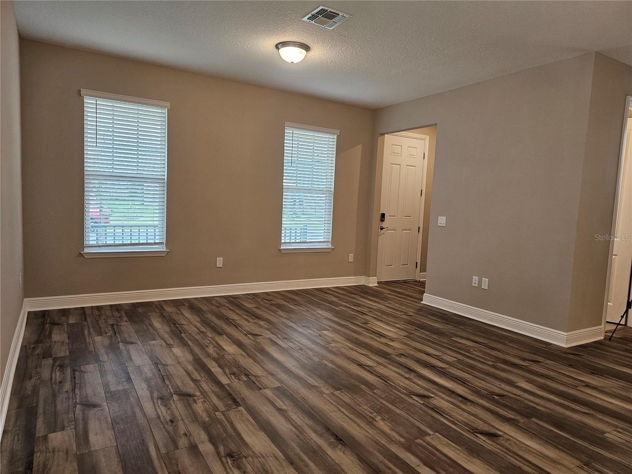 12295 Bracco St - Photo 5 of 46