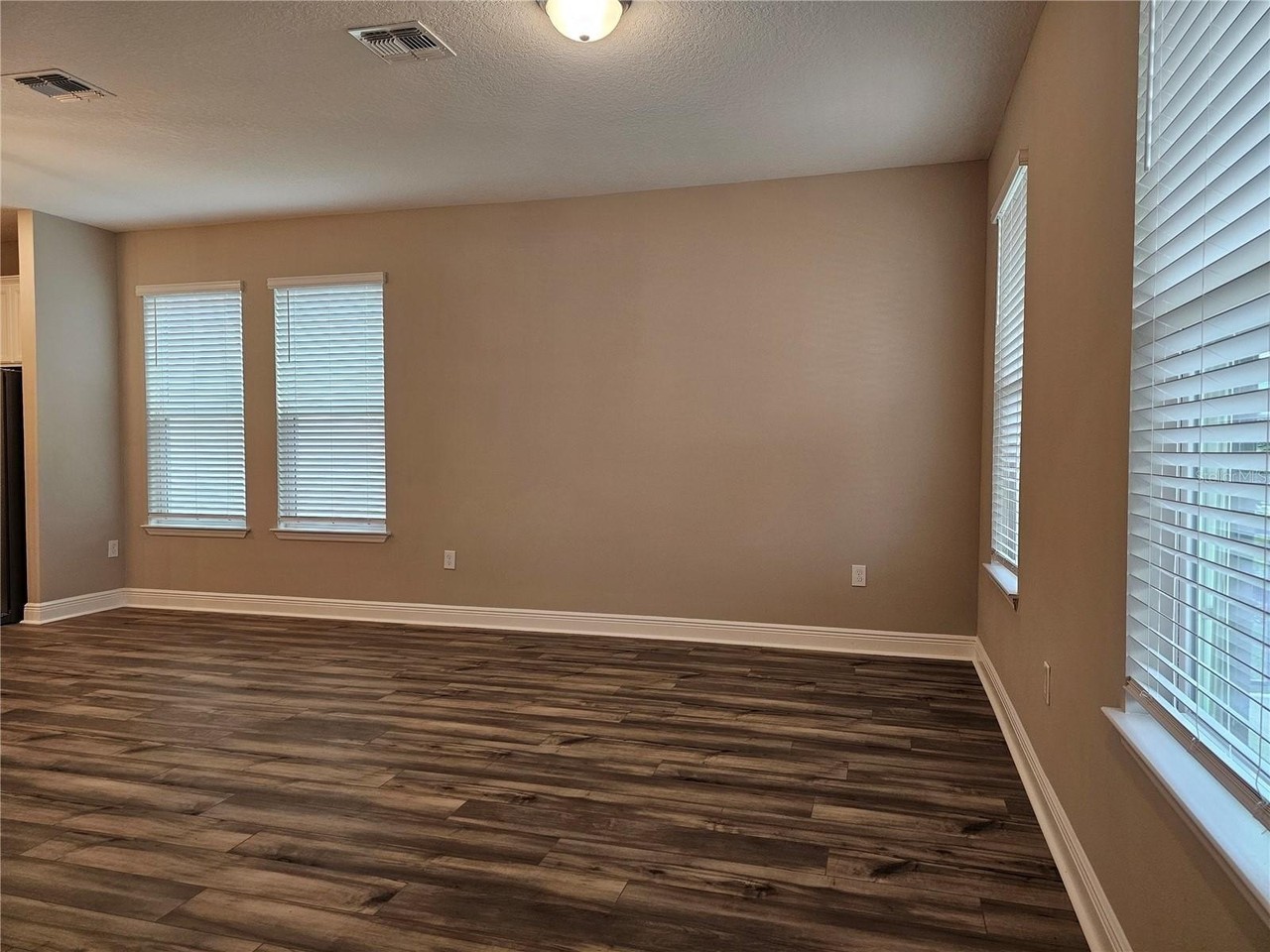 12295 Bracco St - Photo 6 of 46