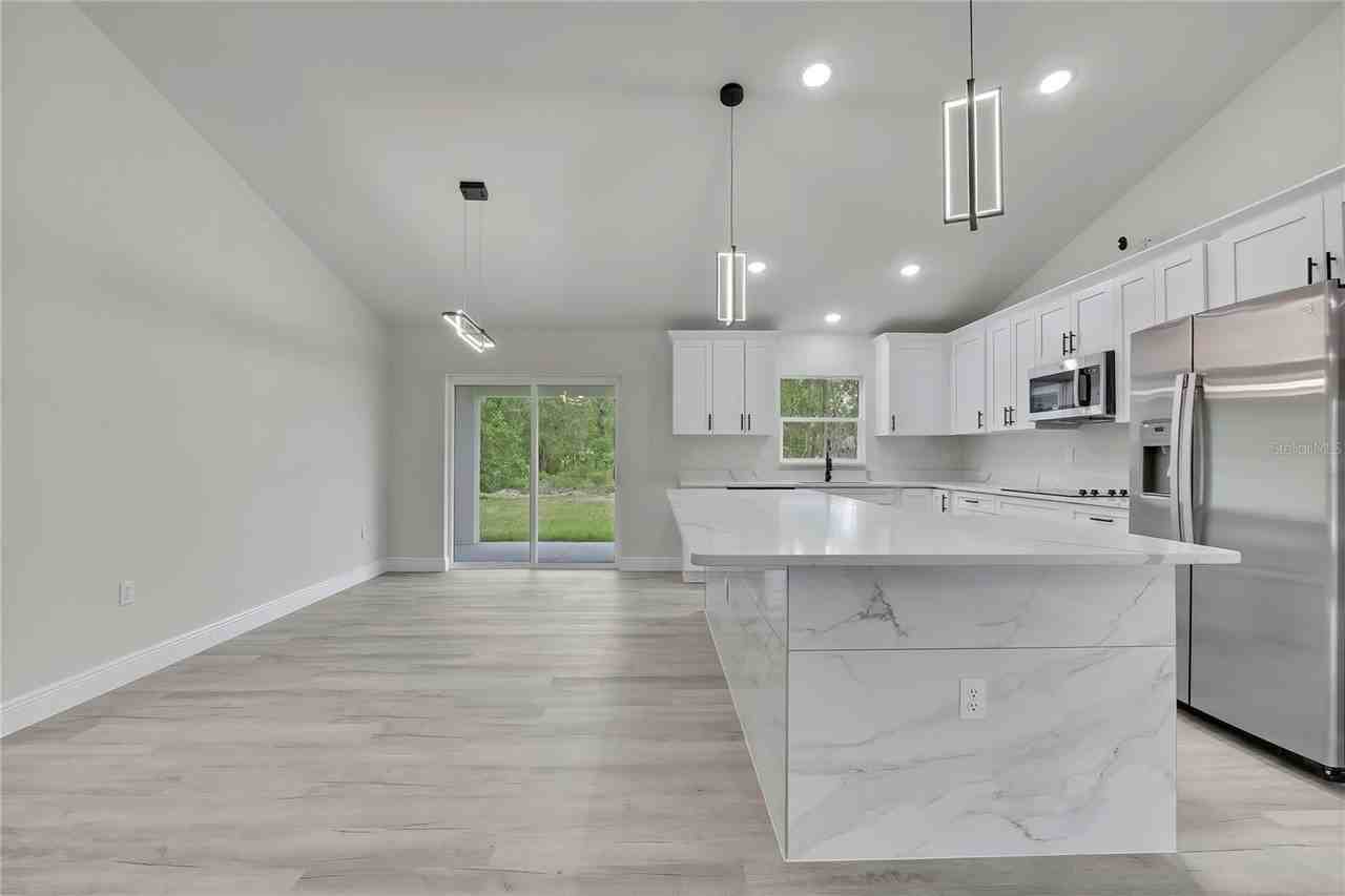 3261 W Viking Ln - Photo 5 of 18