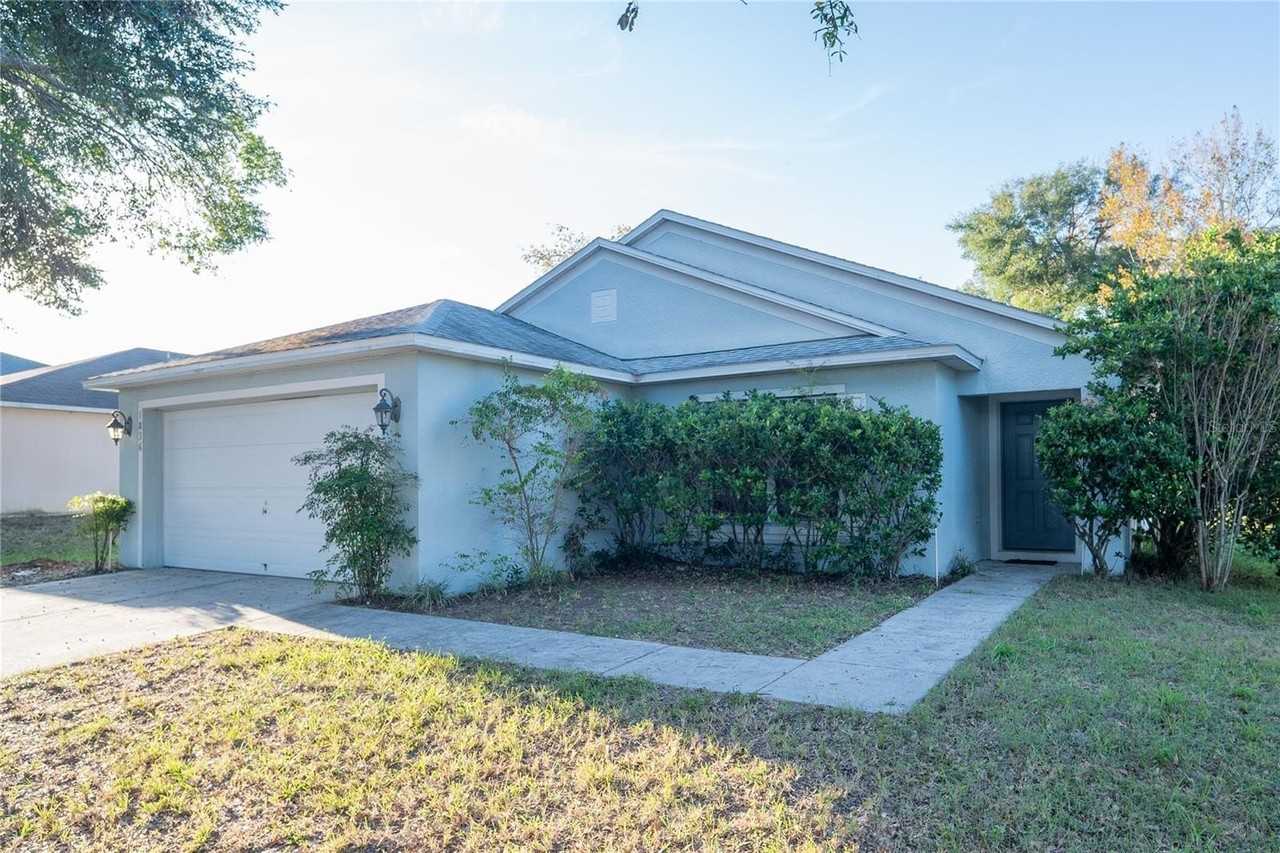 1836 Ridge Valley St - Photo 2 of 50