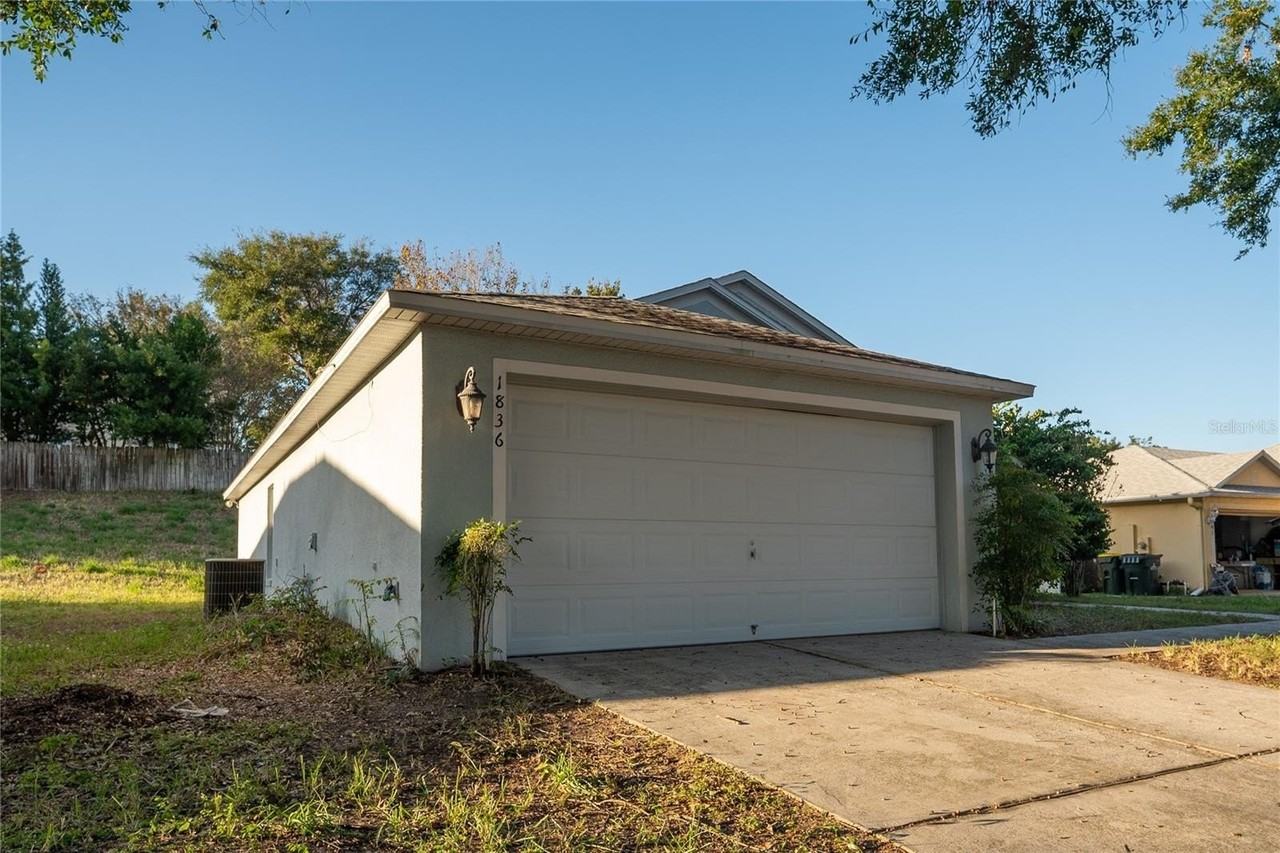 1836 Ridge Valley St - Photo 5 of 50