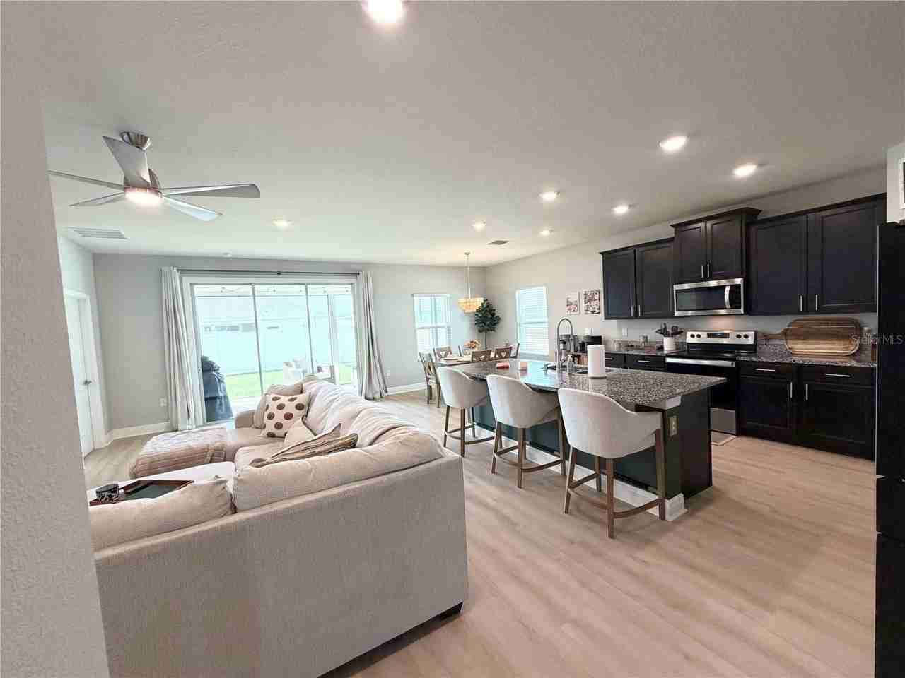24463 Nw 13th Blvd - Photo 4 of 32