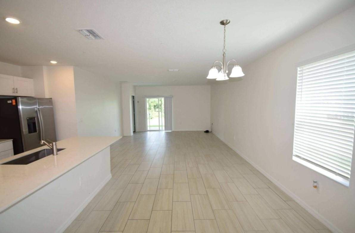4060 Radiant Mountain Dr - Photo 4 of 36
