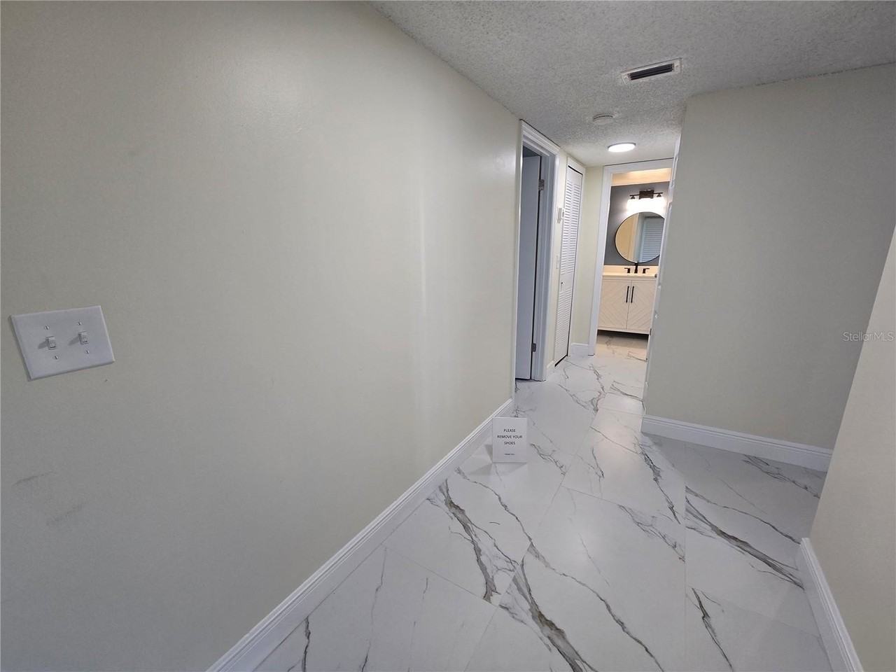410 S Netherwood Cres #410 - Photo 2 of 14