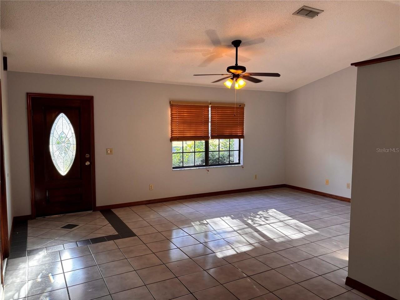 780 W Ludlum Dr - Photo 4 of 12