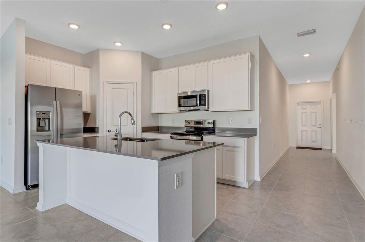 865 Citrus Reserve Blvd - Photo 2 of 20
