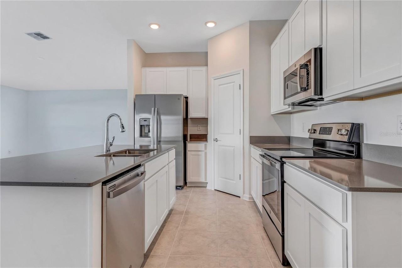 865 Citrus Reserve Blvd - Photo 3 of 20
