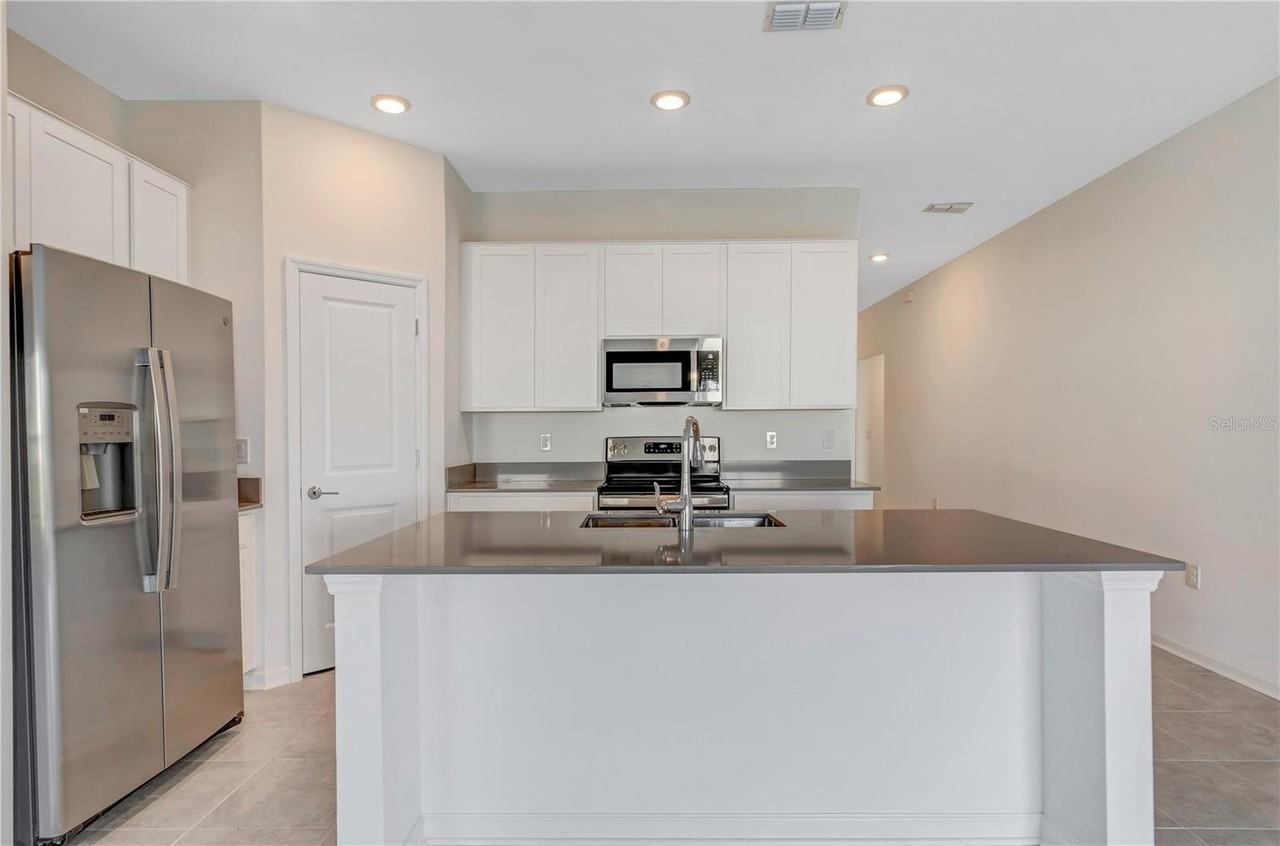 865 Citrus Reserve Blvd - Photo 4 of 20