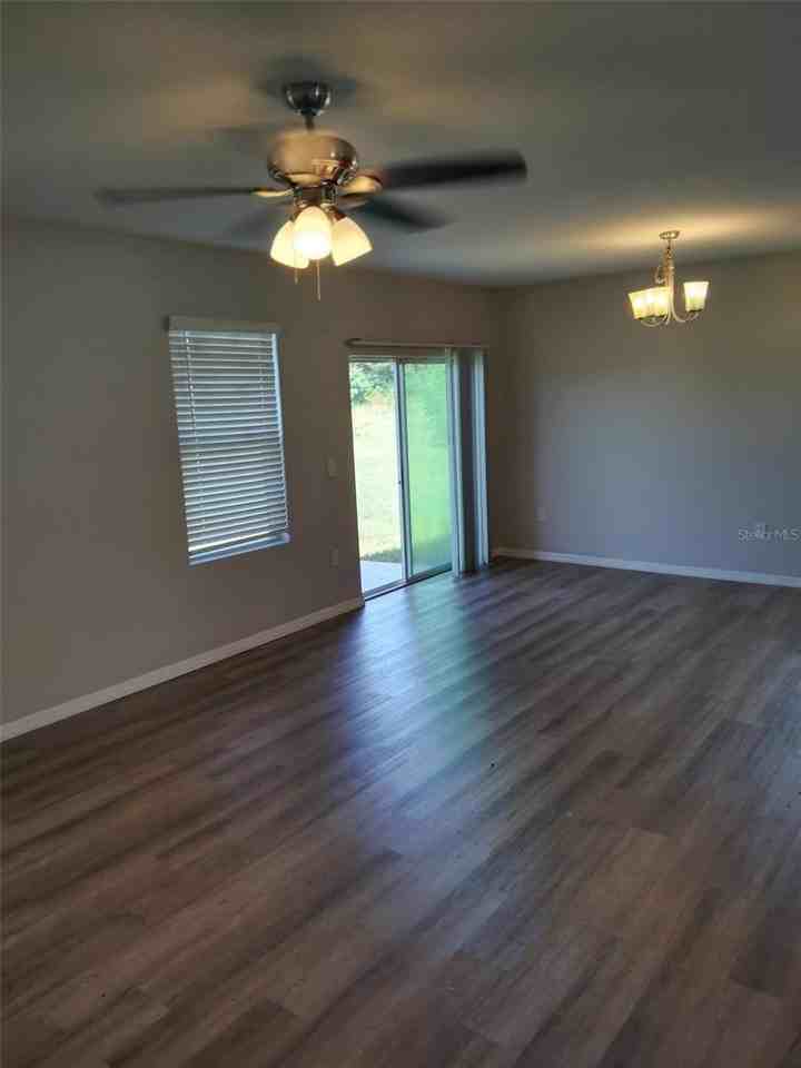 4206 Roberta Dr - Photo 2 of 9