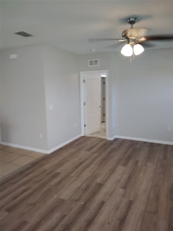4206 Roberta Dr - Photo 3 of 9