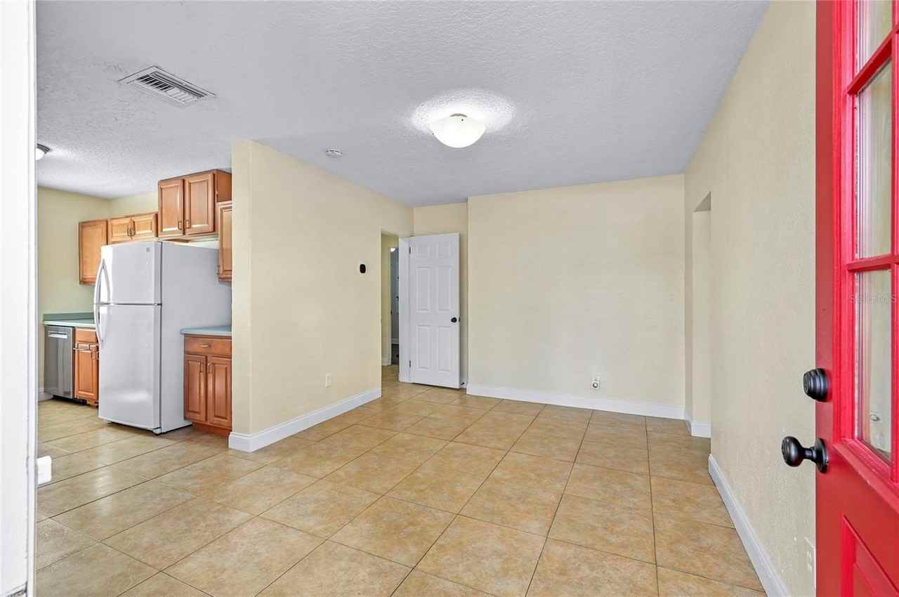 800 W Canton Ave - Photo 5 of 30