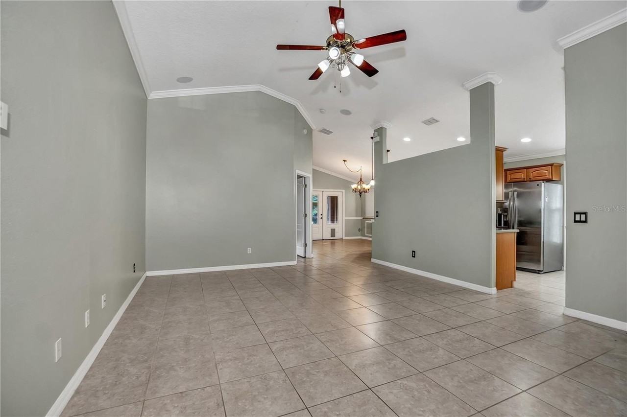 9966 Brodbeck Blvd - Photo 3 of 26