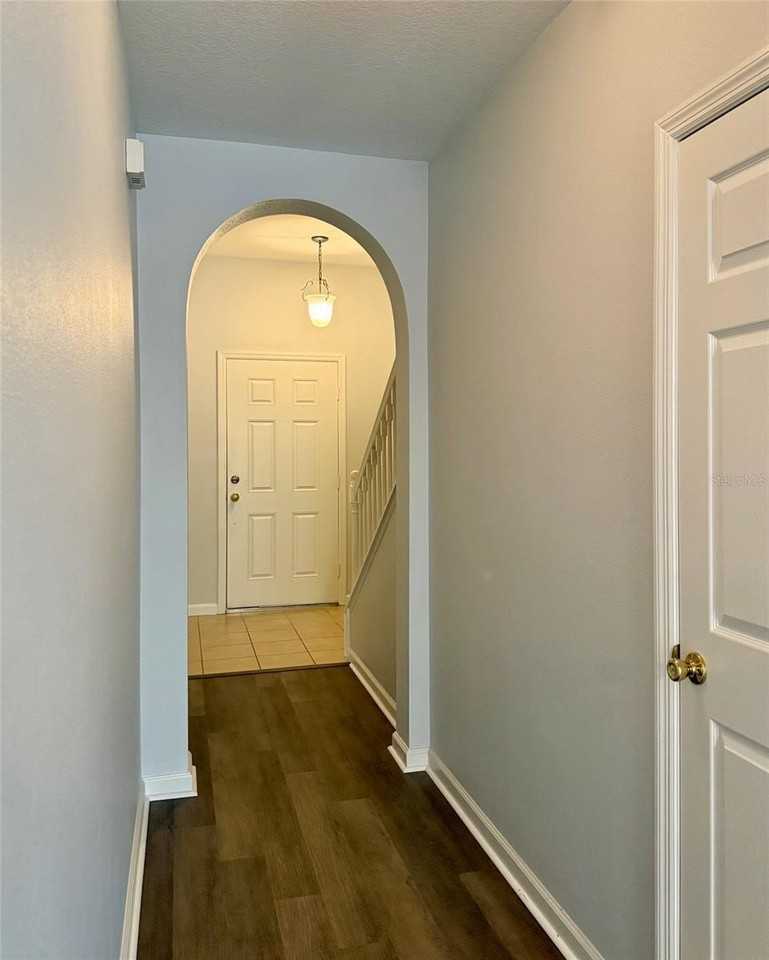 823 Pine Pointe Ln - Photo 2 of 21