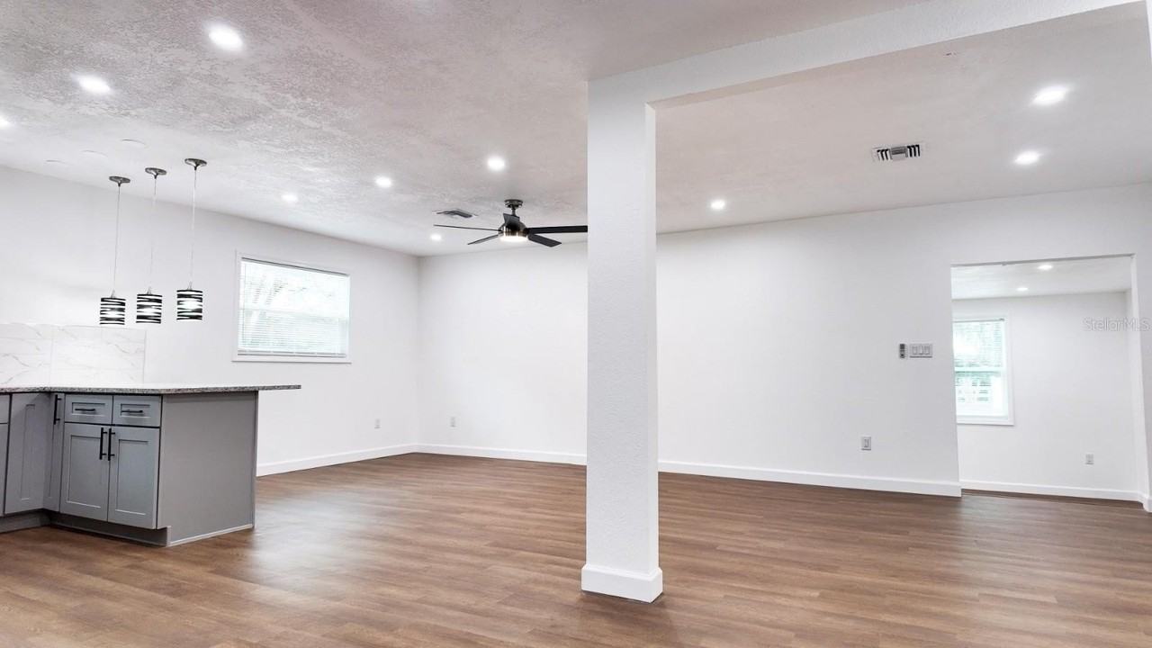 2607 Ne 140th St - Photo 3 of 9