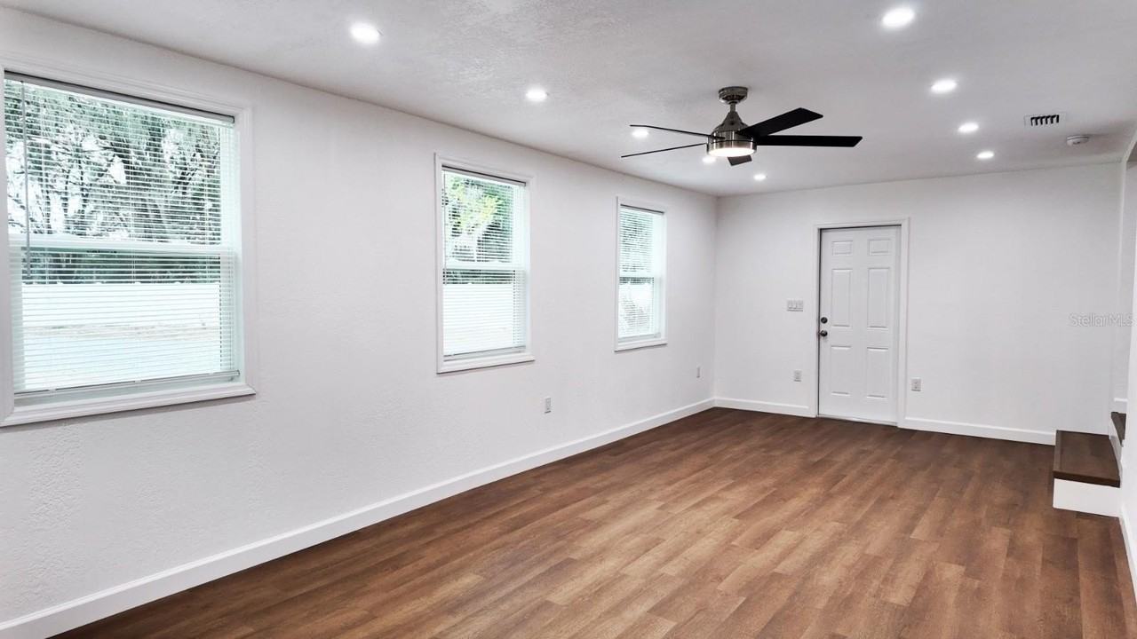 2607 Ne 140th St - Photo 6 of 9