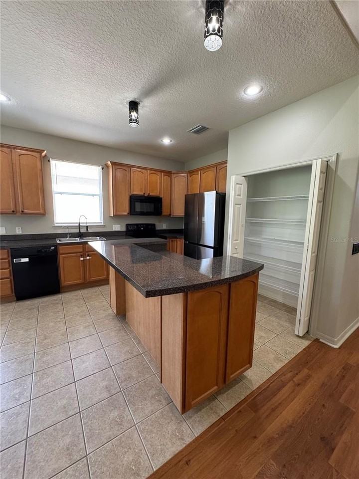 2112 Bunker View Ct - Photo 7 of 18