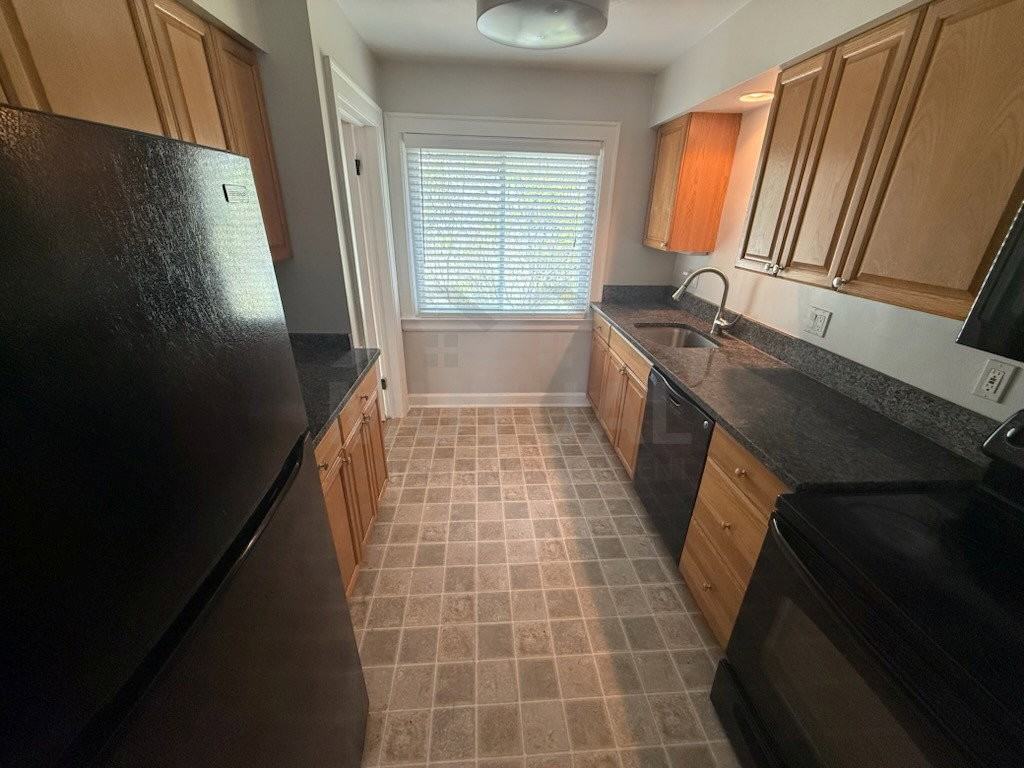 175 Jewell St - Photo 5 of 8