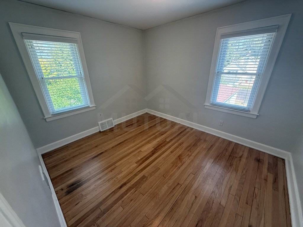 175 Jewell St - Photo 7 of 8