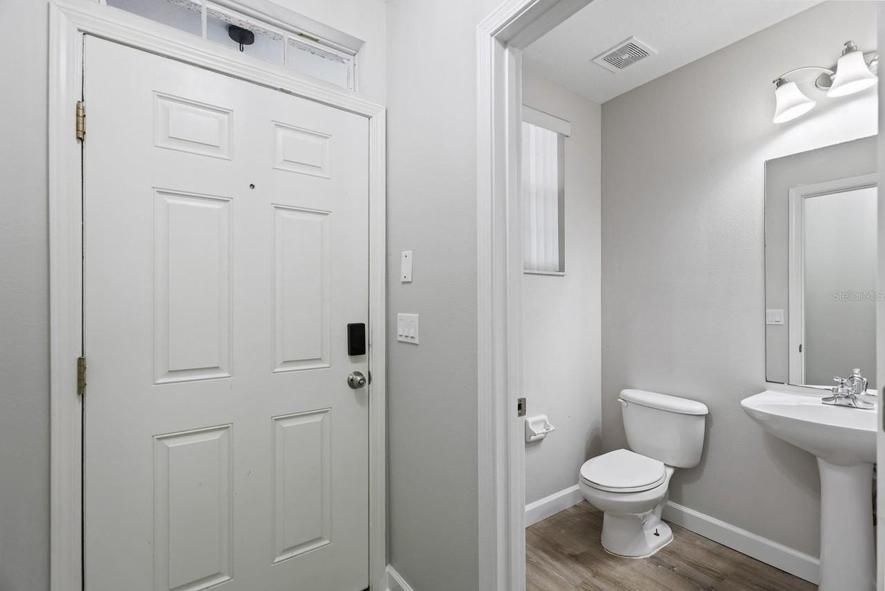 9722 Forestdale Ct - Photo 6 of 19