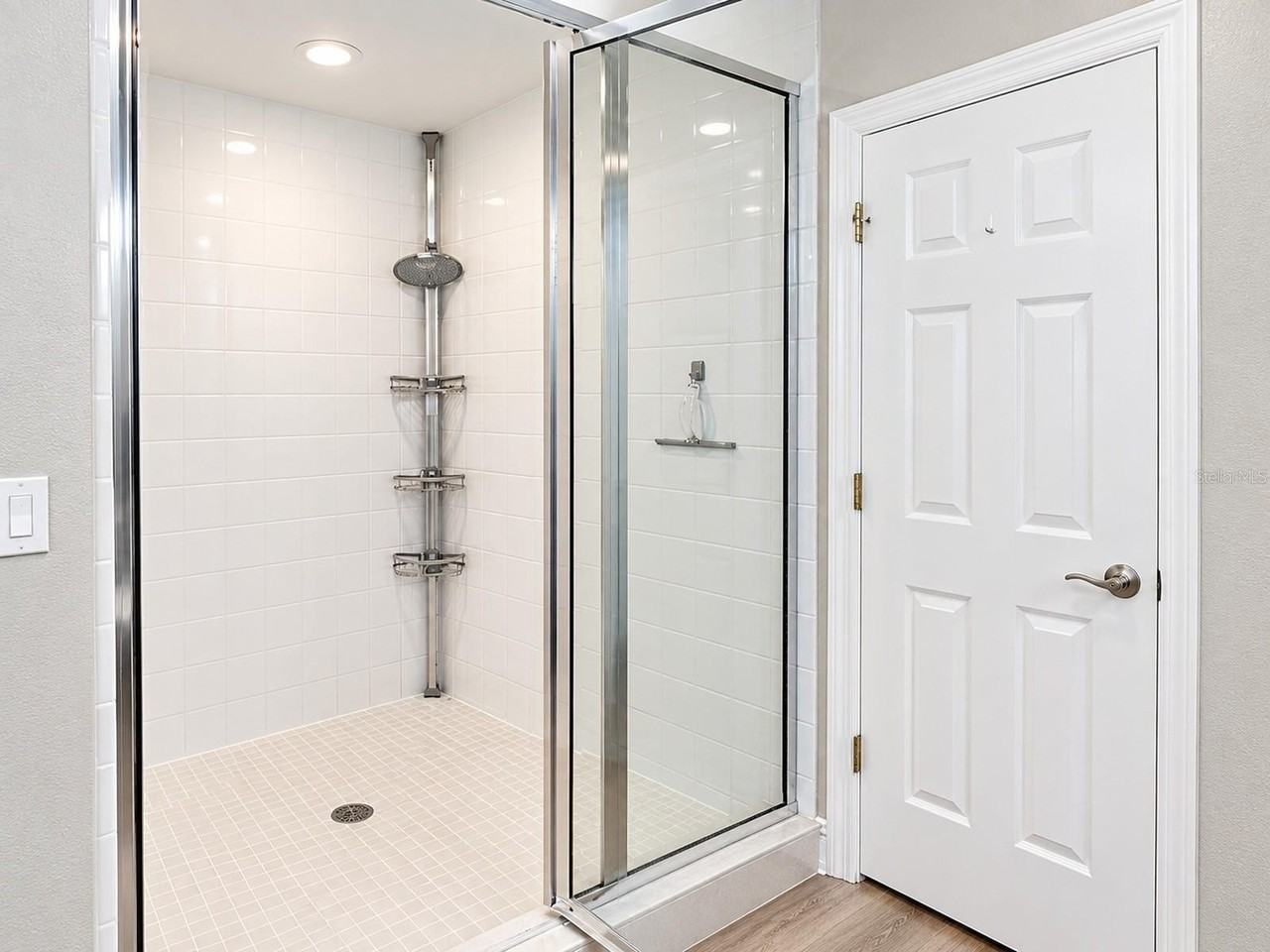 1103 Islamorada Ln - Photo 5 of 7