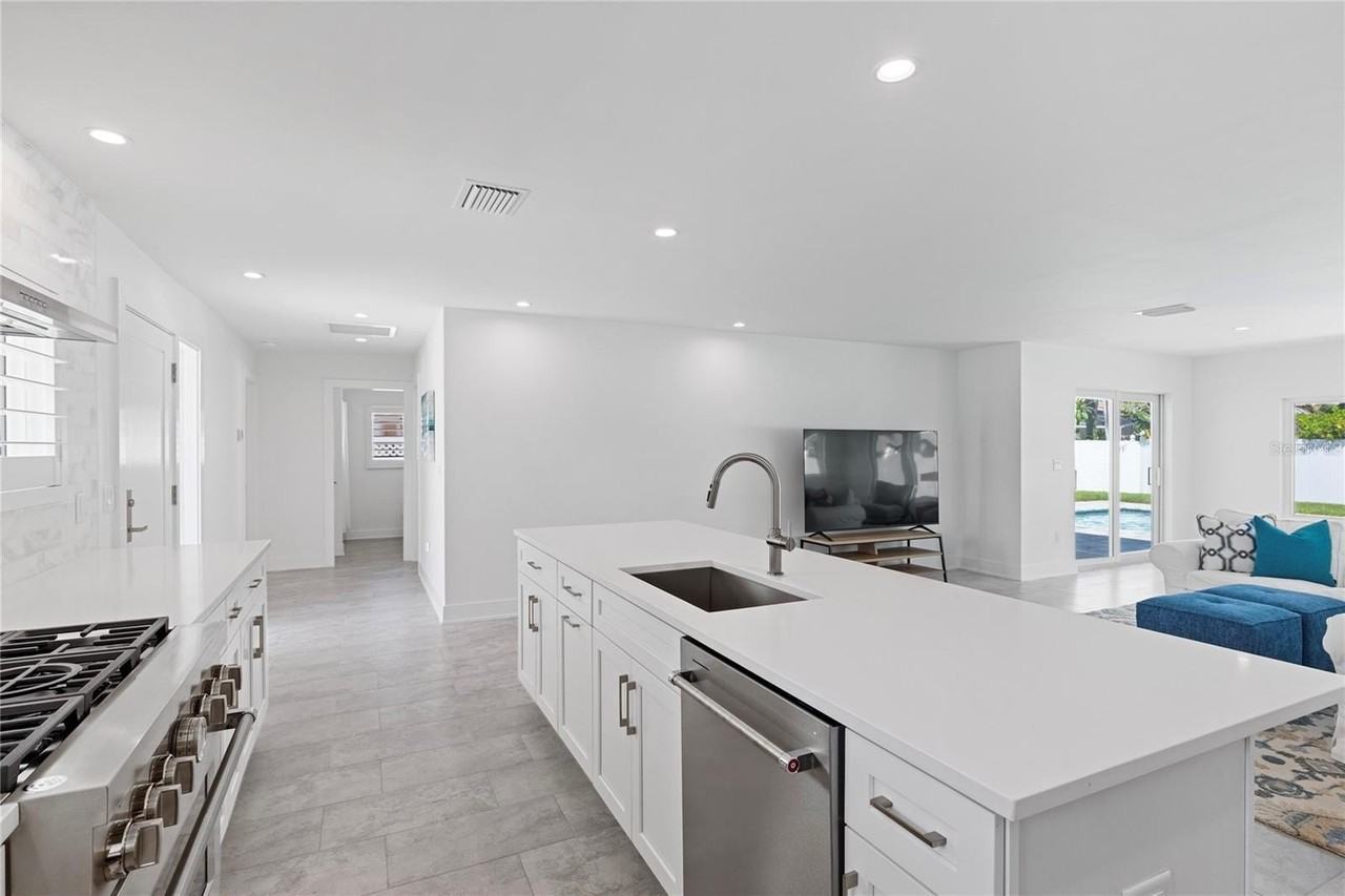 113 17th St - Photo 5 of 30
