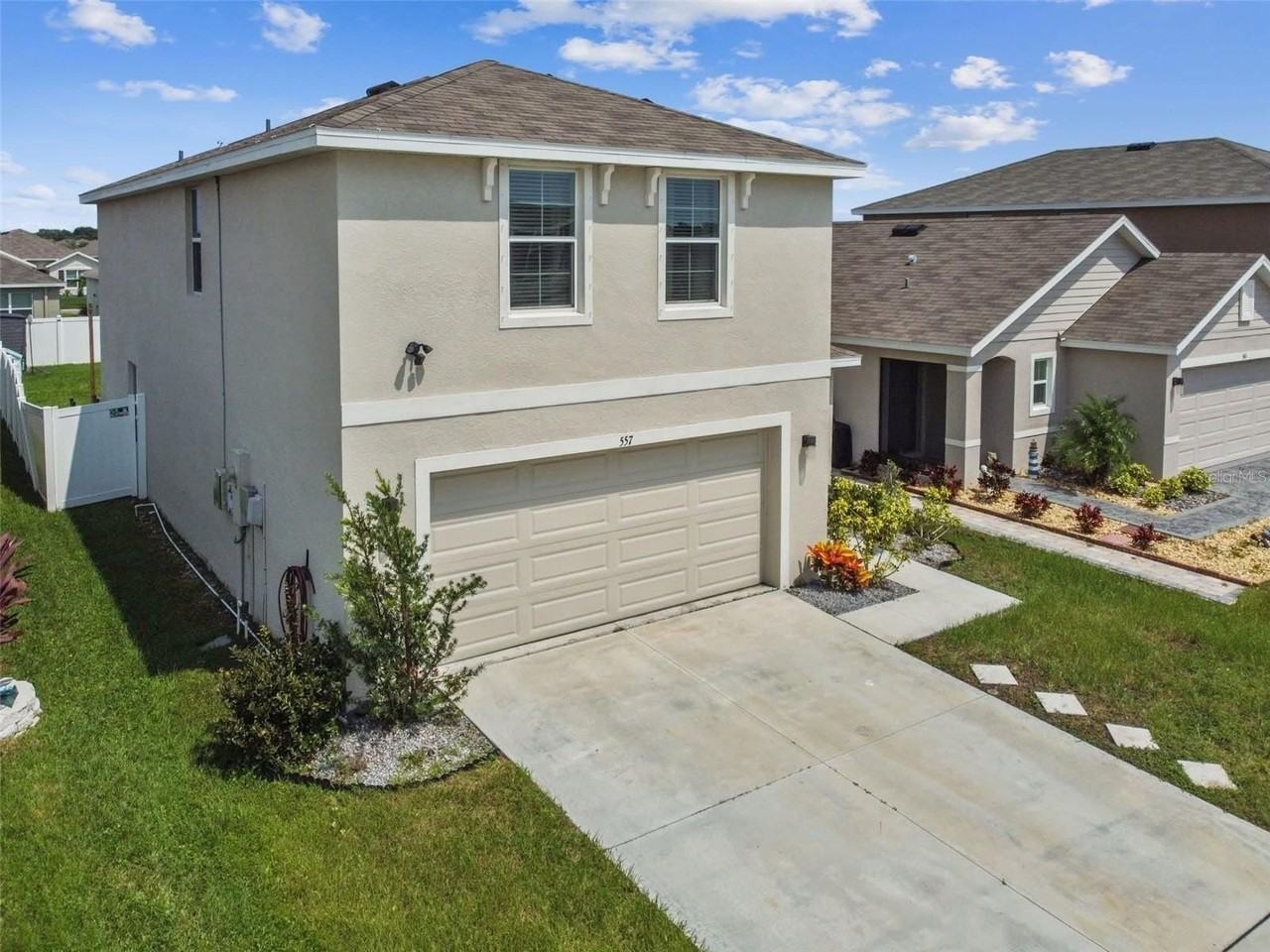 557 Olive Conch St - Photo 2 of 17