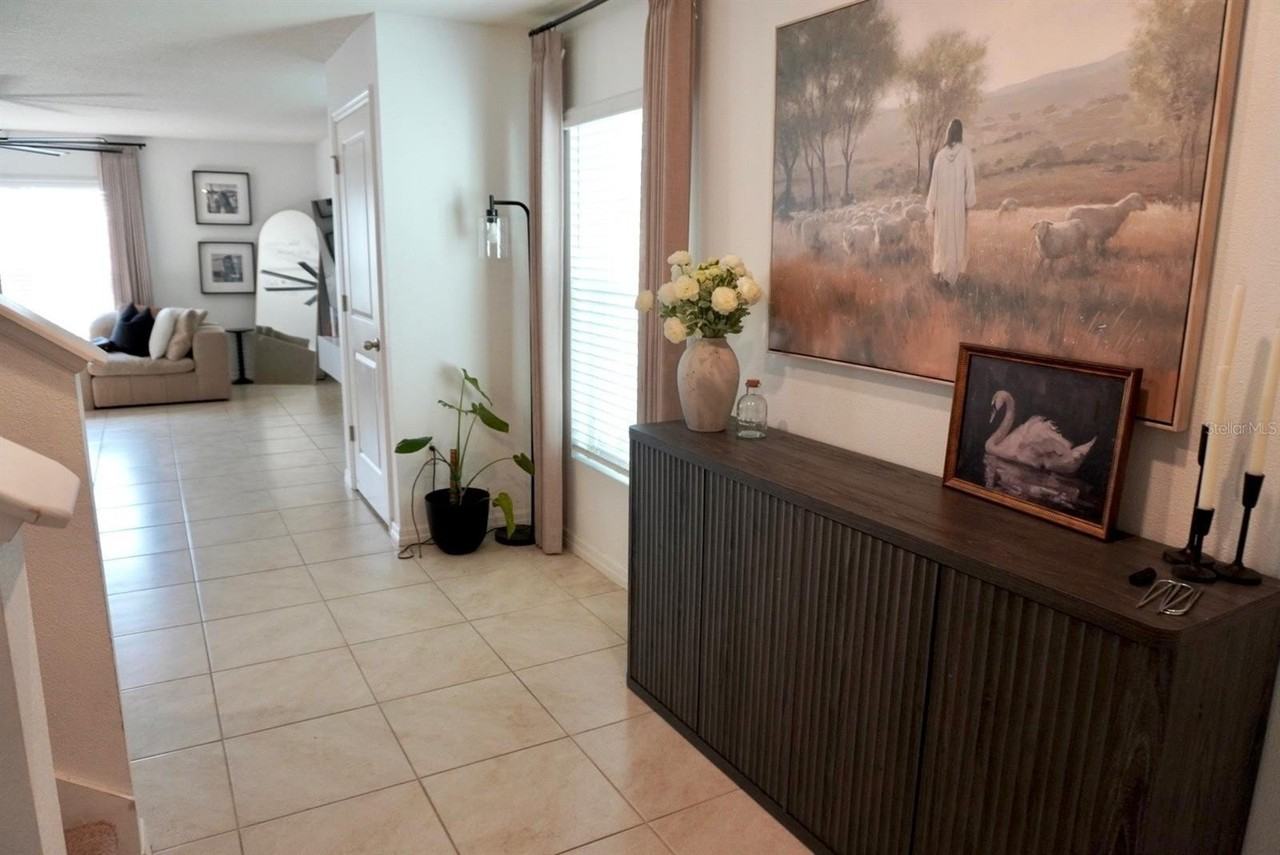 557 Olive Conch St - Photo 3 of 17