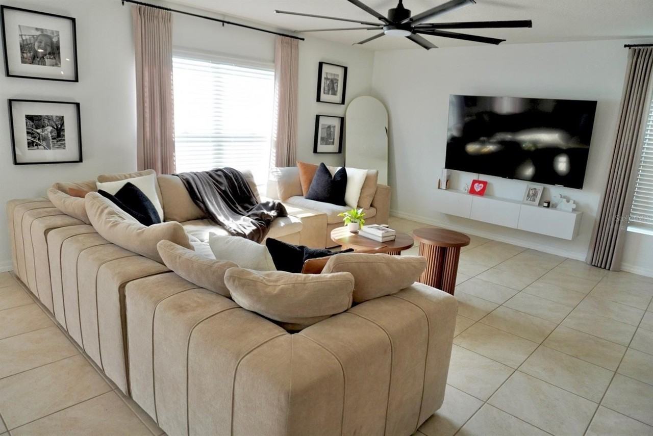557 Olive Conch St - Photo 6 of 17