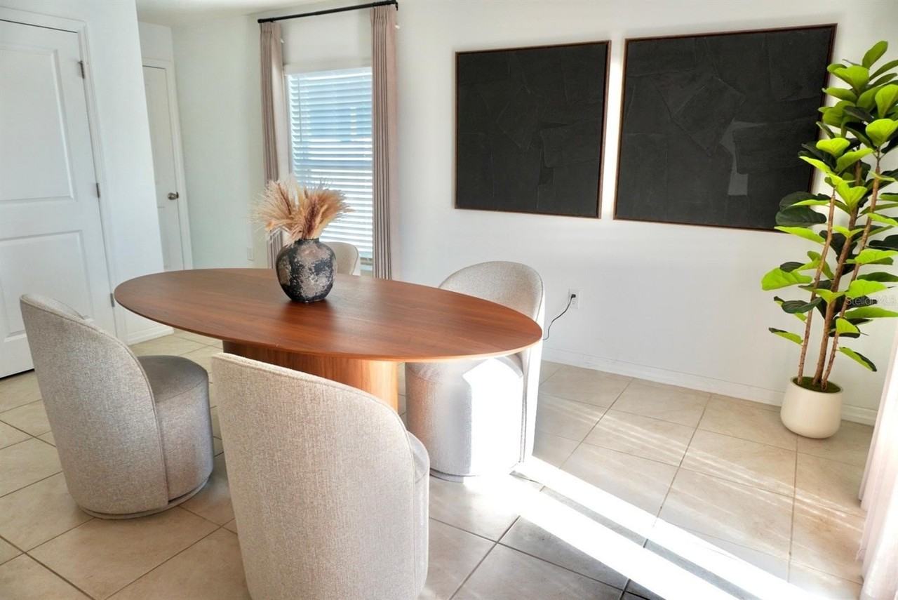 557 Olive Conch St - Photo 7 of 17