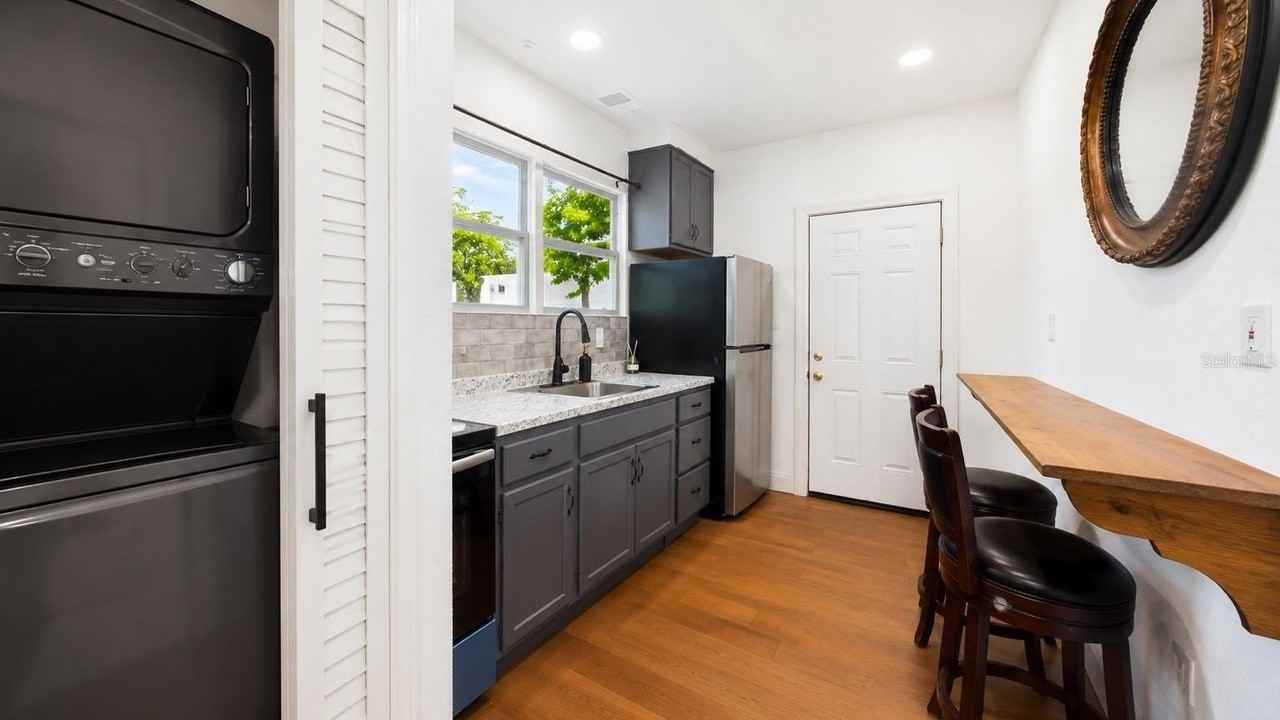 2610 W Cypress St - Photo 2 of 13